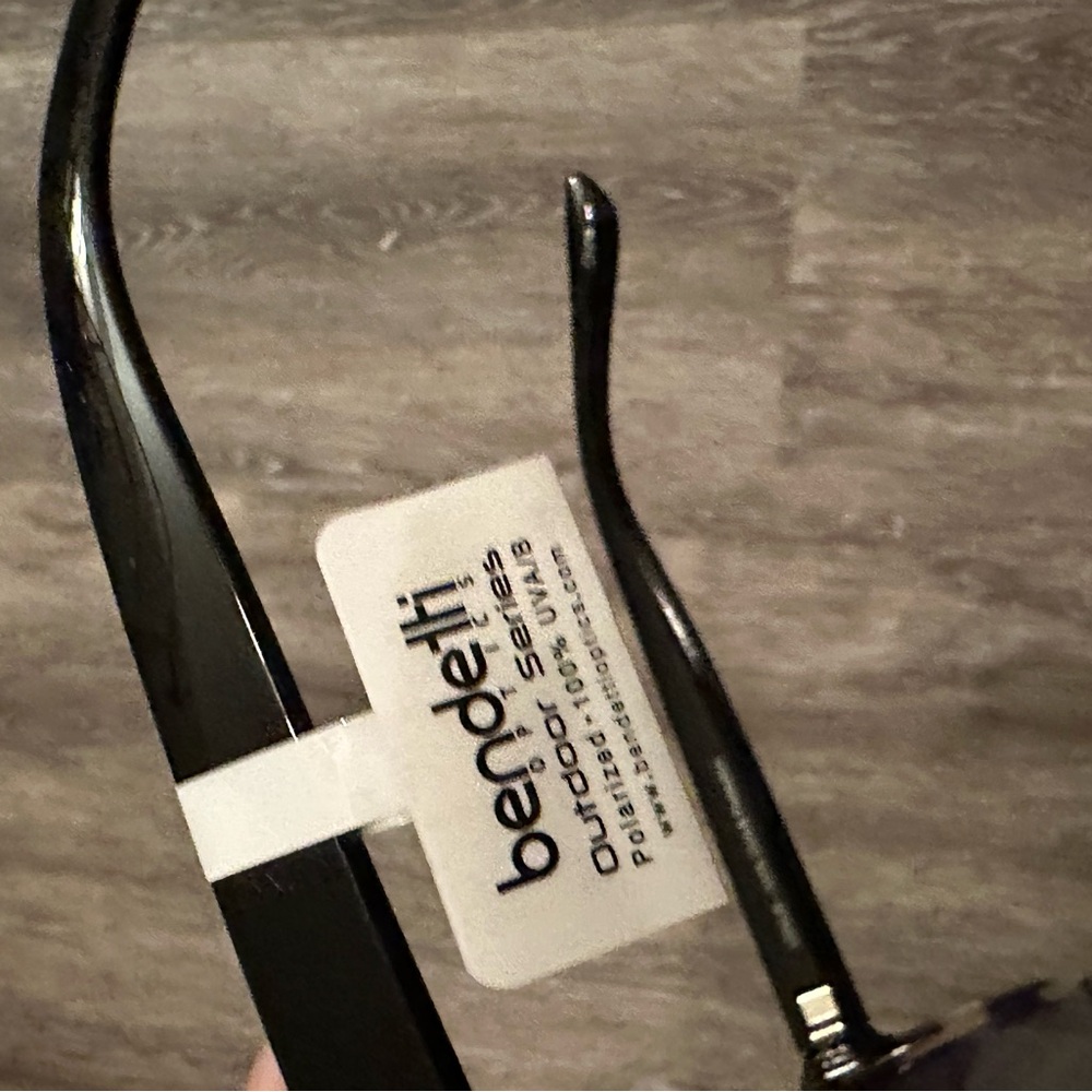 Bendetti Polarized Tortoiseshell Sunglasses - Picture 4 of 5